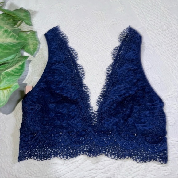 NWT Victorias Secret Bralette Blue Crochet Lace Intimates Sleepwear New Size Med - Picture 8 of 11